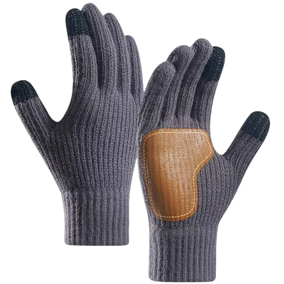Comfortable All-Season Touchscreen Gloves 2